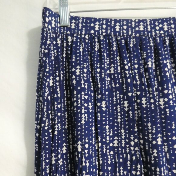 EVERLY | large | Blue and White Patterned Lined Skirt | Stretchy Waistband | NWT - Picture 3 of 16